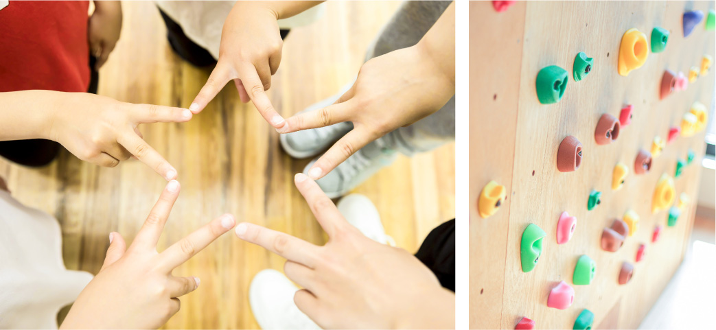 5人がピースを出し合って五芒星を作る